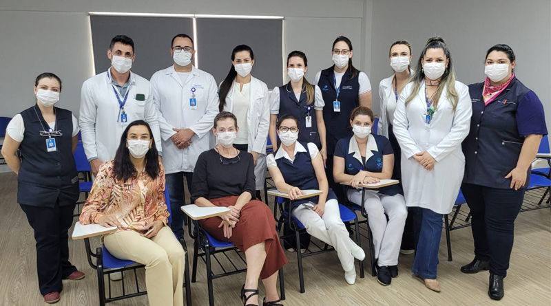 Santa Casa de São Carlos recebe CEO da Nanda Internacional, Tracy Heather Herdman