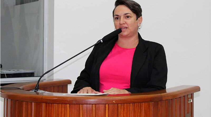 <strong>Requerimento visa iluminação em quadras poliesportivas de bairros do município</strong>