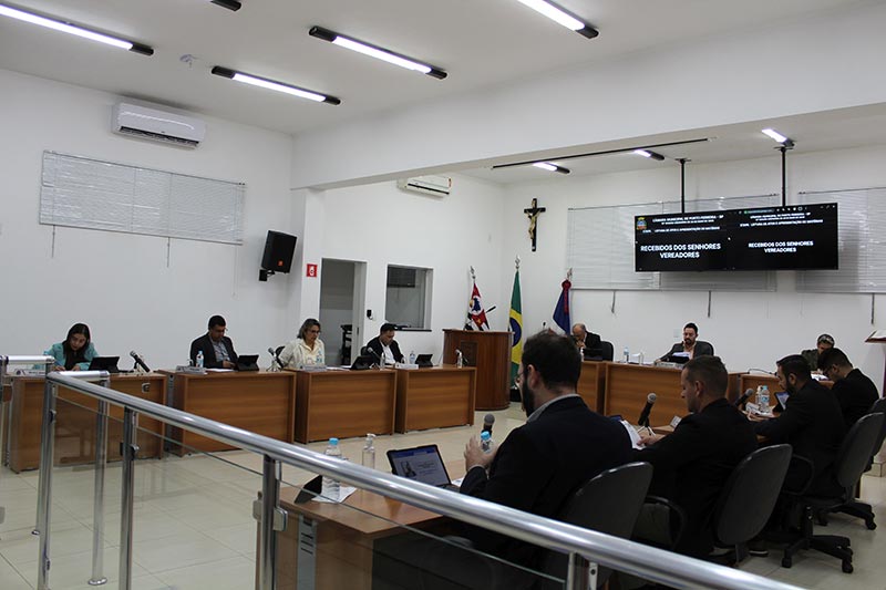 Vereadores aprovam projeto que altera piso salarial dos professores