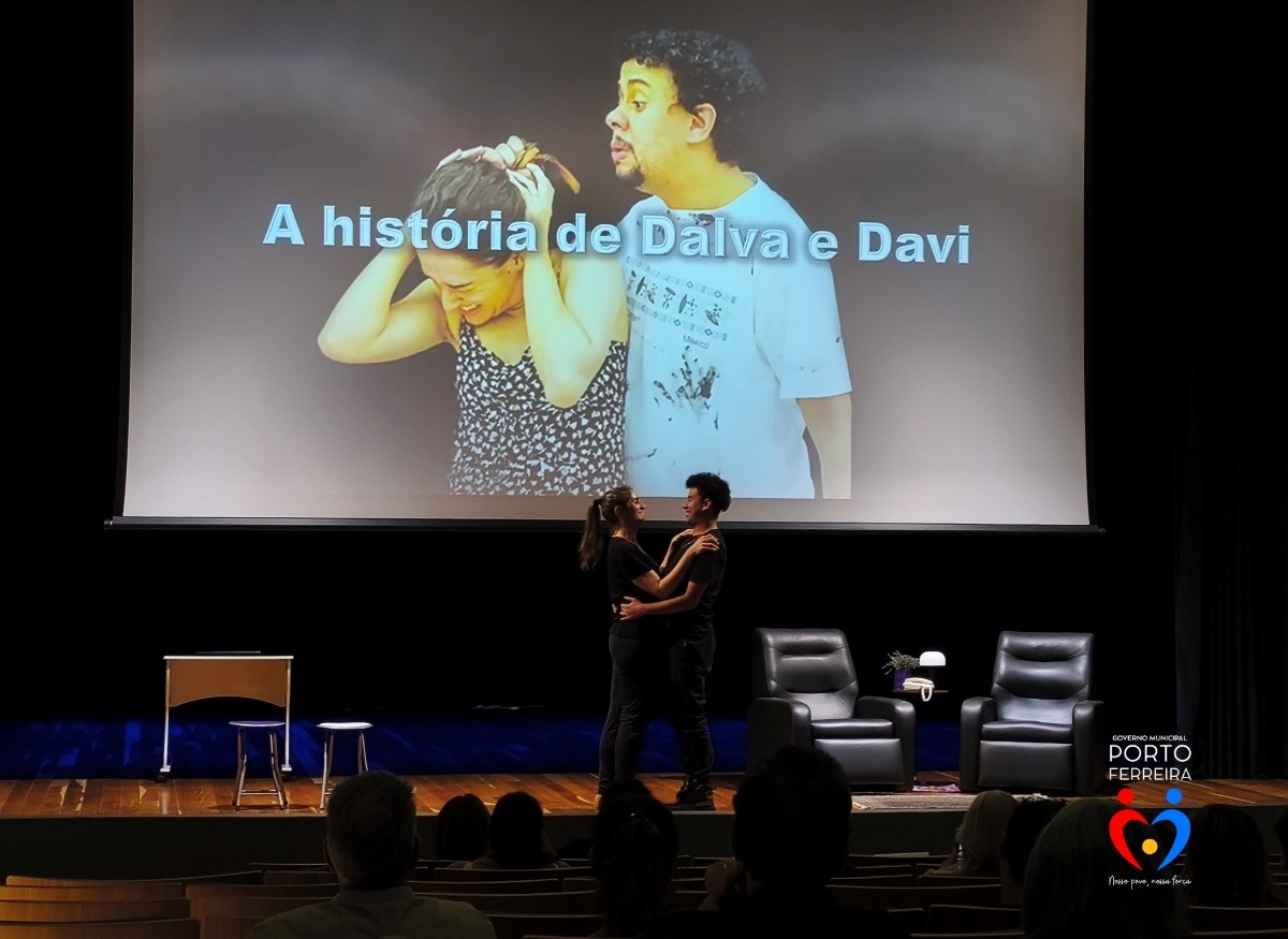 Agosto Lilás: evento no Teatro Municipal contou com peça e orientações do Protocolo Não Se Cale