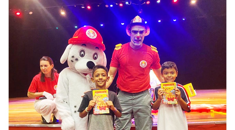 DIA DAS CRIANÇAS COM OS BOMBEIROS MALUCOS