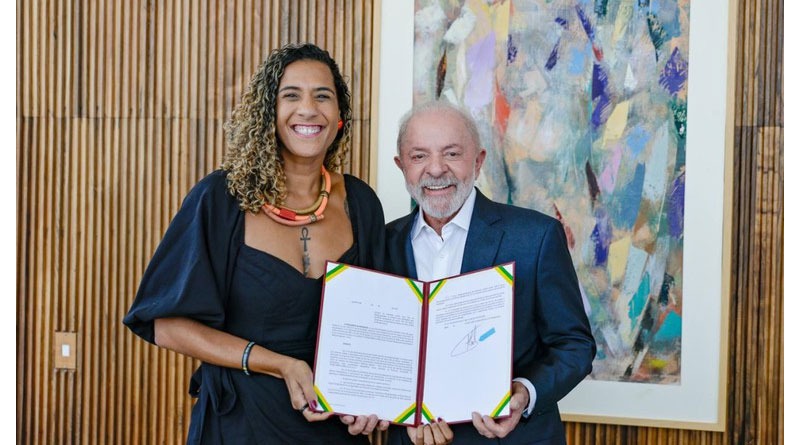 Lula assina 28 decretos de desapropriação em prol de quilombolas em 14 estados