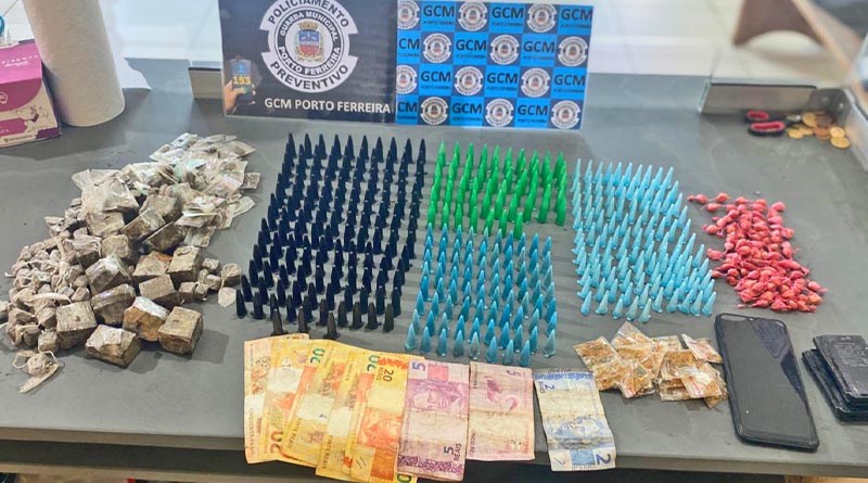 Polícia apreende grande quantidade de drogas no Jardim Esperança em Porto Ferrei [...]