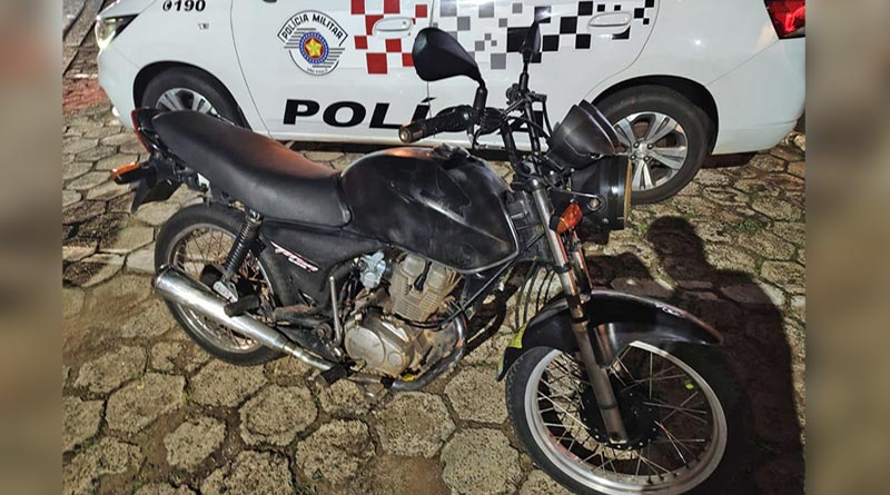 Polícia Militar apreende motocicleta com sinais de adulteração no Centro de Port [...]