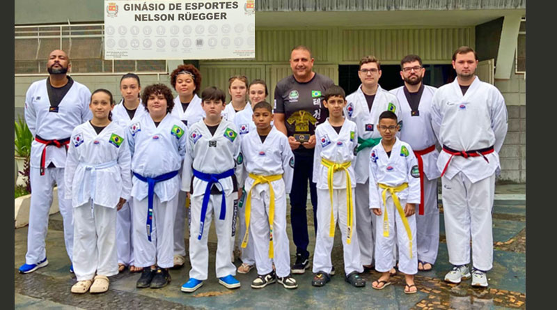 Atletas de Porto Ferreira se destacam no 3º Taekwondo Open de Araras