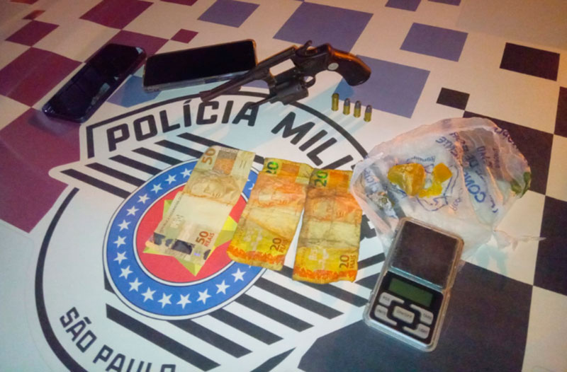 Polícia Militar prende homem por posse ilegal de arma e apreende drogas na Vila  [...]
