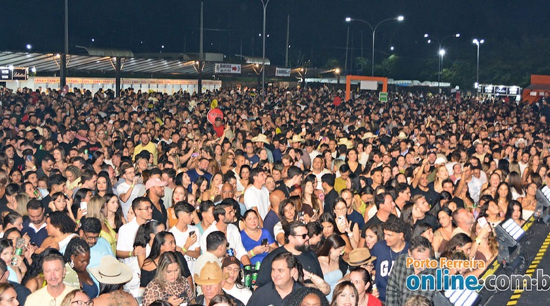 Tardezinha em clima de festa com show do Panda