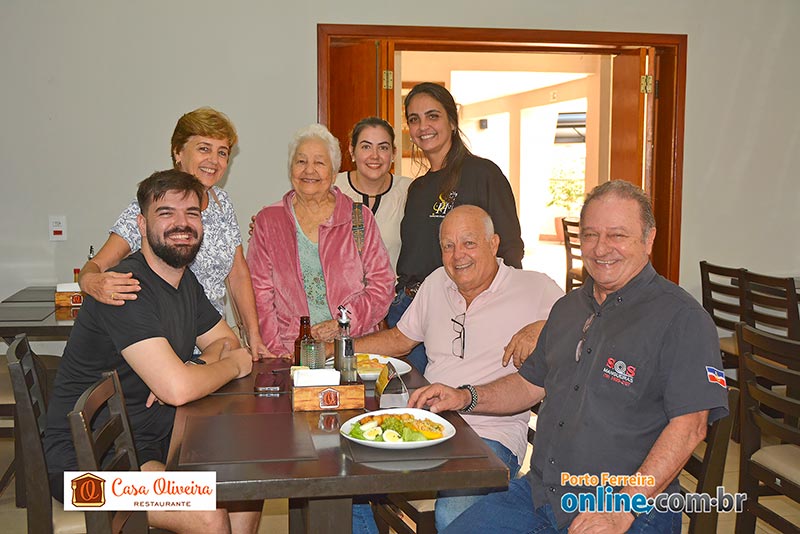 Almoço delicioso é na Restaurante Casa Oliveira