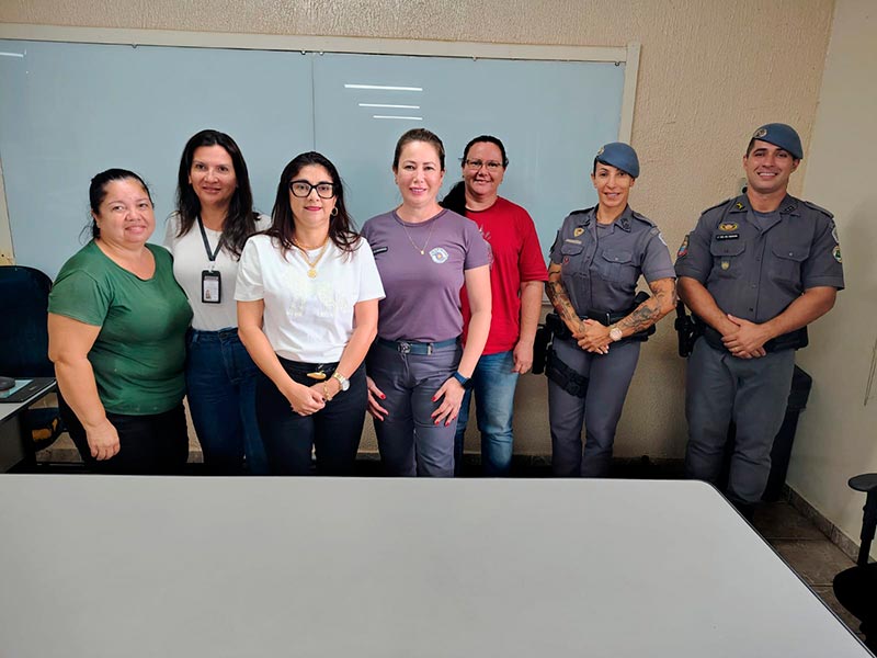 POLÍCIA MILITAR REALIZA HOMENAGEM ÀS MULHERES NA 3ª CIA DO 38º BPM/I EM PORTO FERREIRA