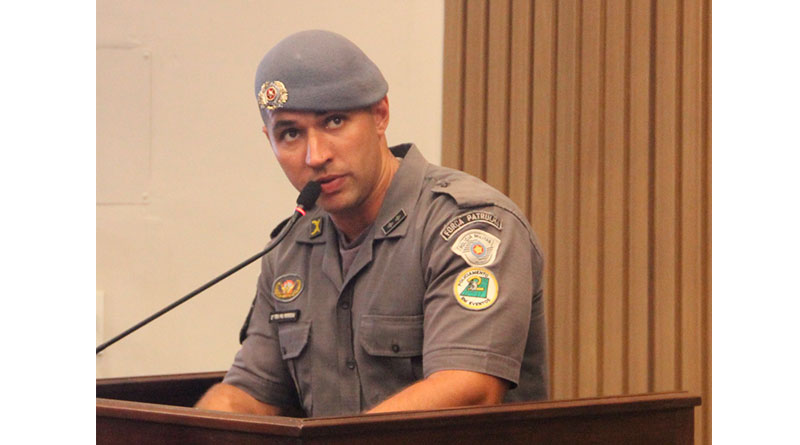 Comandante do 1º Pelotão da Polícia Militar participa de sessão solene na Câmara Municipal de Descalvado