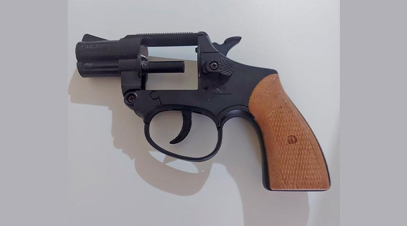 Polícia Militar captura procurado pela Justiça e apreende simulacro de arma em Santa Rita do Passa Quatro