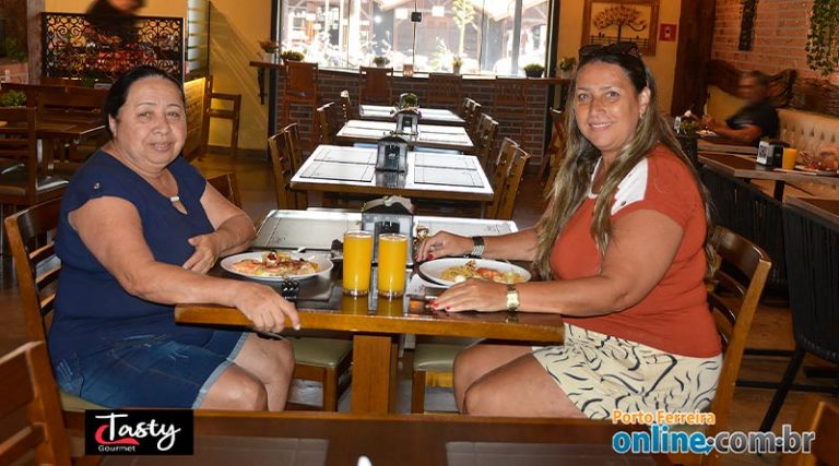 HOJE FOI DIA DE PARMEGIANA NO TASTY GOURMET