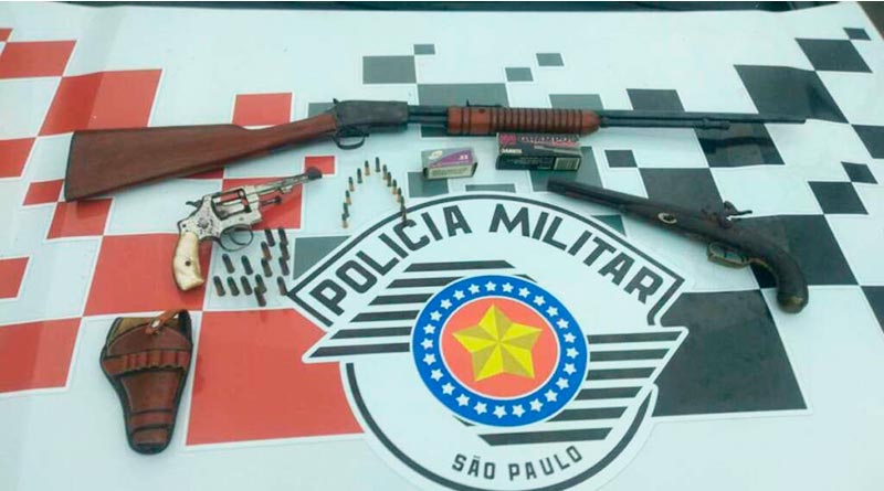Ingratidão. Filha denuncia pai idoso que cuida da esposa com Parkinson, que possuía armas escondidas no guarda-roupas. Idoso de 75 anos foi preso