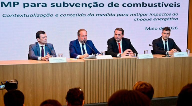 Governo do Brasil anuncia subvenção da gasolina