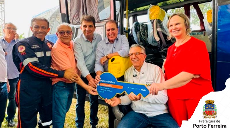 Saúde de Porto Ferreira recebe novo micro-ônibus para transporte de pacientes