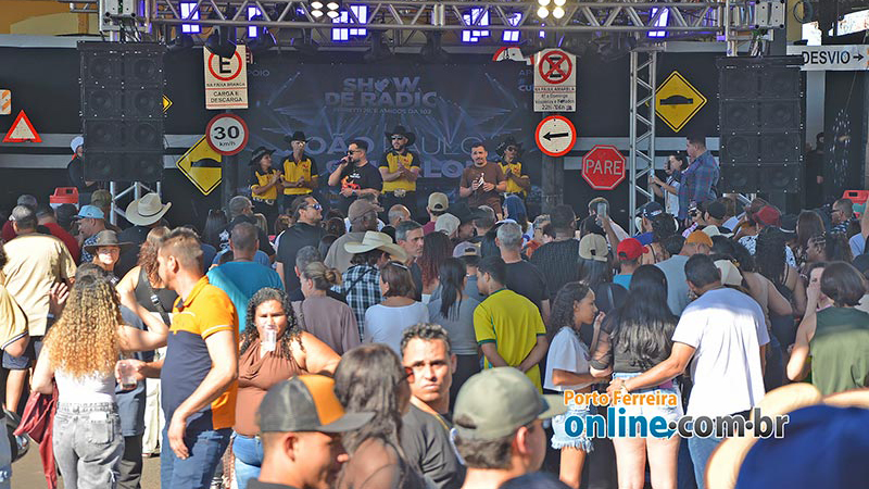 Show de Rádio agita a Estação FEPASA e atrai grande público após a Procissão de São Cristóvão