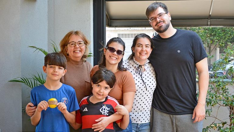 Casa Oliveira recebe Bazar da Mansão de Jesus em evento de sucesso