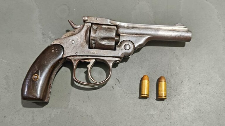 Homem é preso com revólver e munições durante abordagem da Polícia Militar em Po [...]
