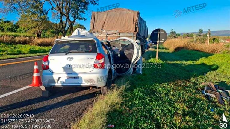 Colisão entre carro e caminhão deixa uma vítima fatal na SP-215, em Descalvado