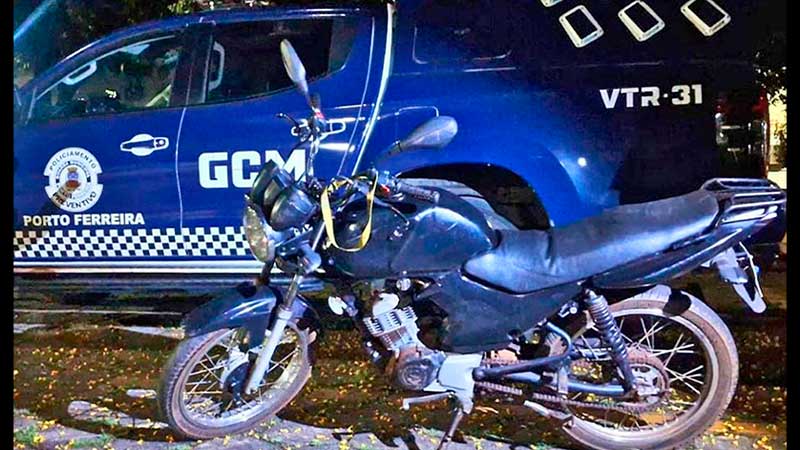 GCM APREENDE MOTOCICLETA COM NUMERAÇÃO DO CHASSI SUPRIMIDA NO JARDIM ESPERANÇA