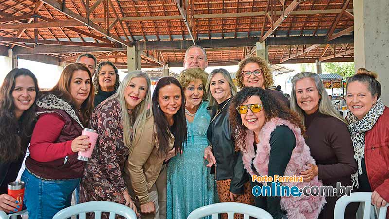 85 anos de vida e muitas histórias: Dona Maria comemora aniversário cercada de carinho e alegria