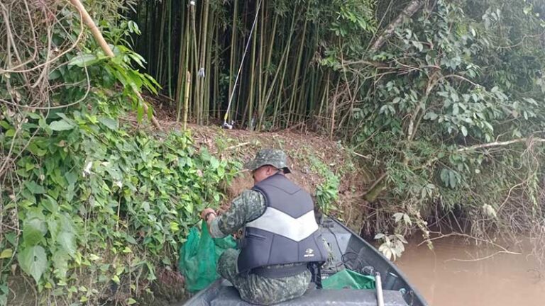 Polícia Militar Ambiental realiza patrulhamento náutico no Rio Mogi Guaçu, em Pi [...]