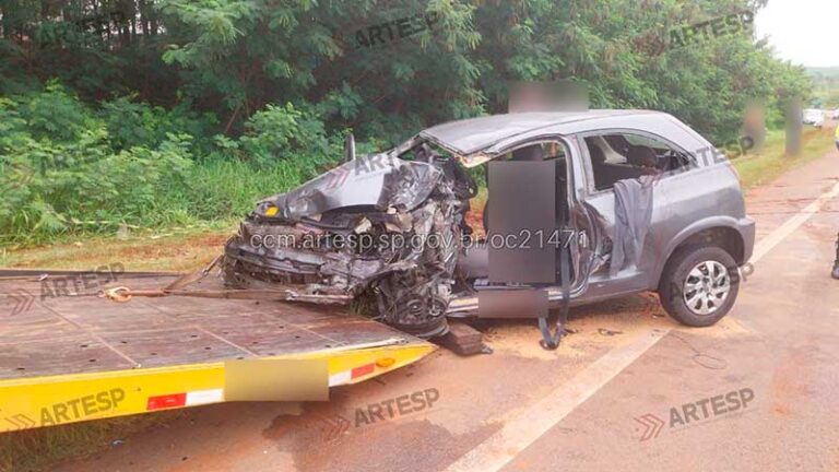 Colisão entre carro e carreta deixa uma vítima fatal e outra gravemente ferida n [...]