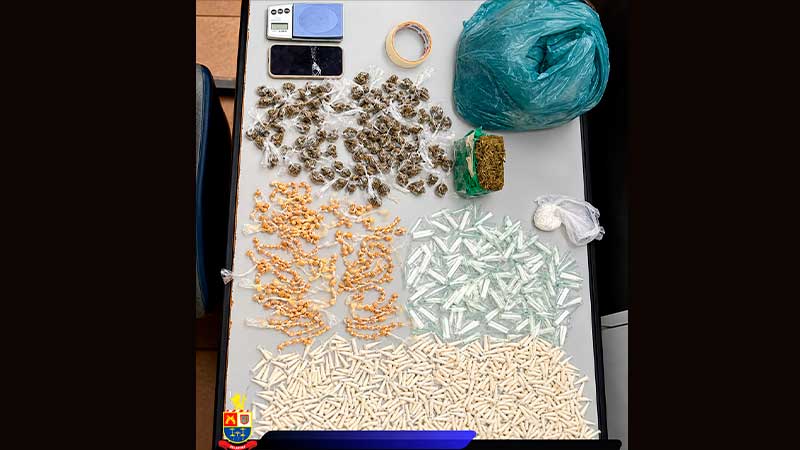 POLÍCIA MILITAR APREENDE GRANDE QUANTIDADE DE DROGAS EM DESCALVADO