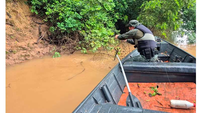 Polícia Ambiental apreende petrechos de pesca irregular durante patrulhamento no Rio Mogi Guaçu
