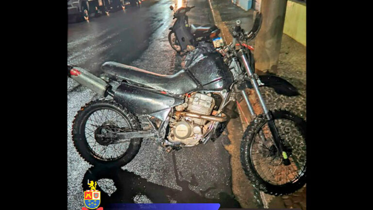 POLÍCIA MILITAR APREENDE MOTOCICLETA COM NUMERAÇÃO DO MOTOR SUPRIMIDA EM SANTA R [...]