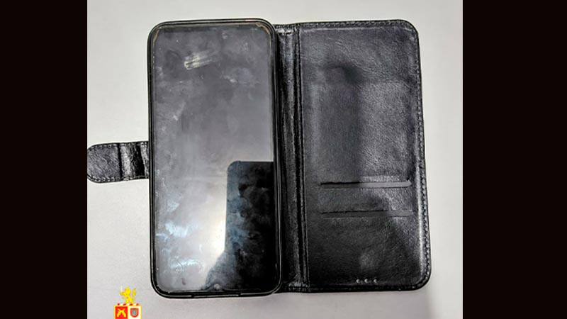 POLÍCIA MILITAR PRENDE HOMEM EM FLAGRANTE POR FURTO DE CELULAR EM DESCALVADO